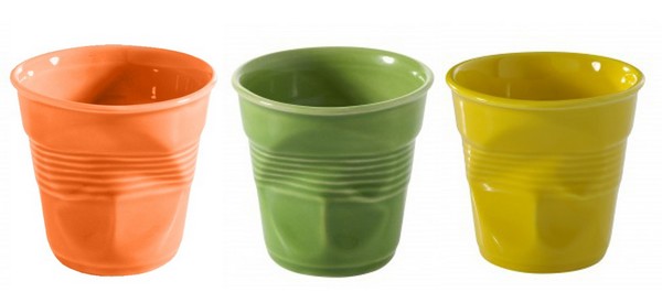Les gobelets froissés colorés