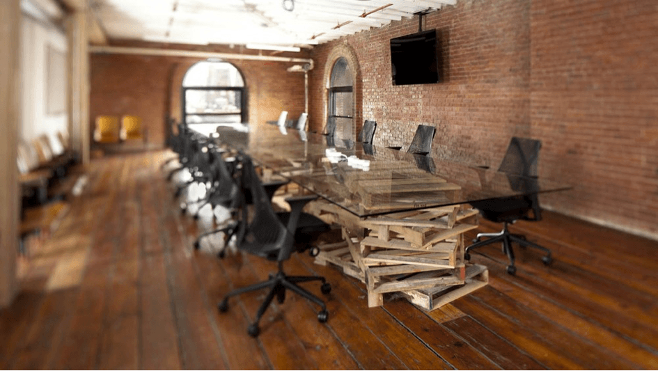 bureau en bois récupéré