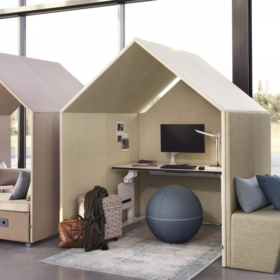 Huttes acoustiques en bois en forme de maison, avec poste de travail